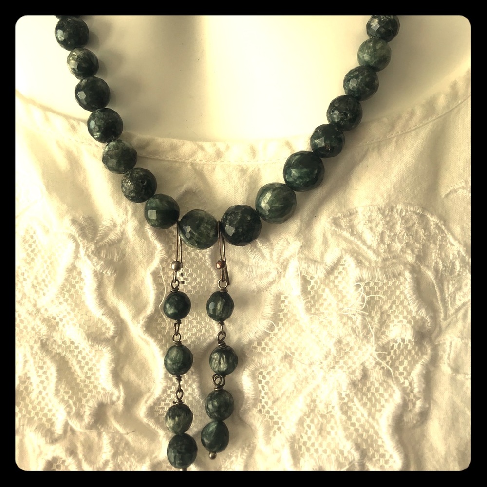 Green jade necklace and earring set